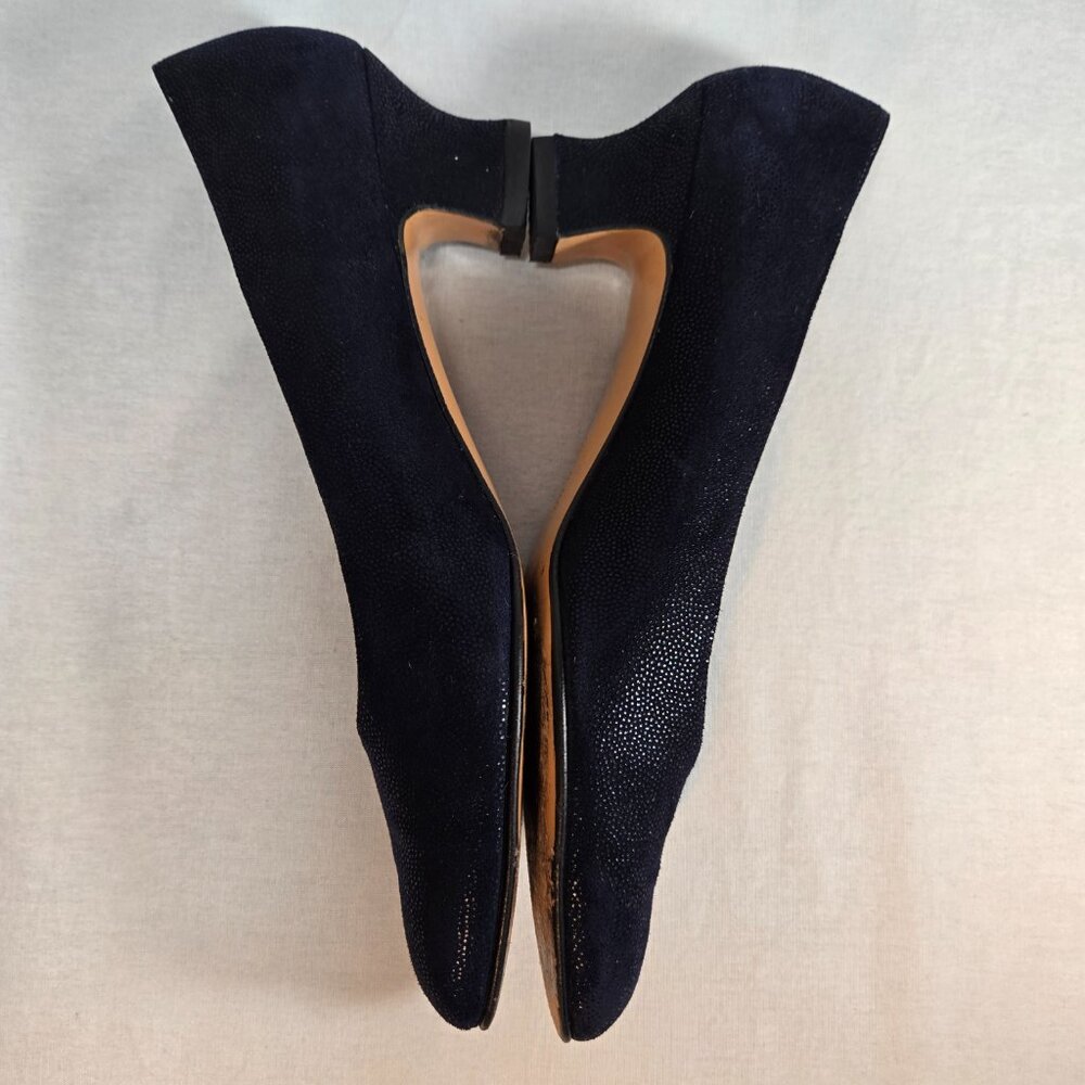 SALVATORE FERRAGAMO Quite Luxury Navy Leather Heels Pumps Size 8 4A LIKE NEW! - Picture 8 of 16
